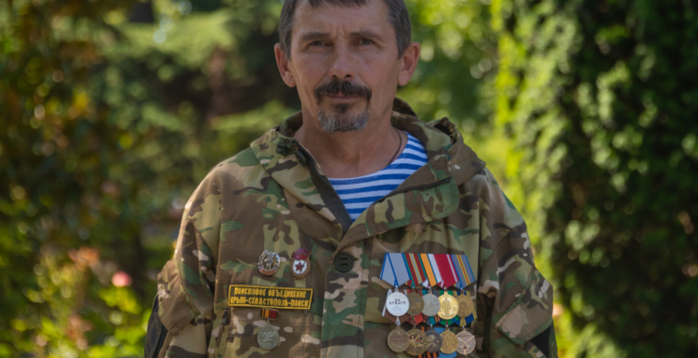 За проявленные в зоне СВО мужество и героизм севастопольцу вручили медаль «За отвагу»