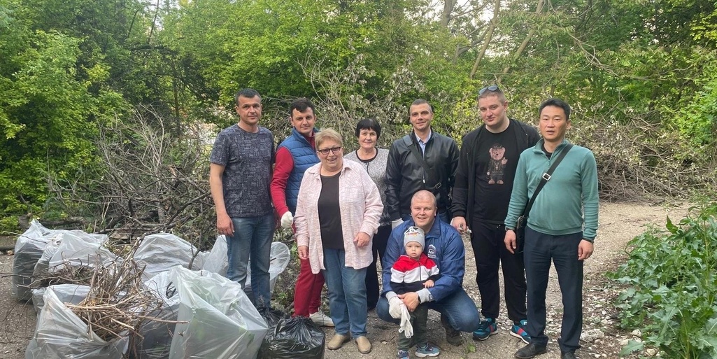 Субботник в Севастополе: вместе делаем город чище
