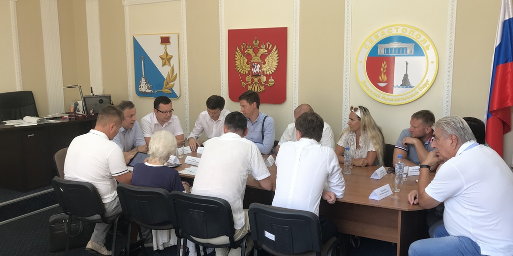  Андрей Николаевич Шишкин встретился с Советом депутатов Ленинского муниципального округа.