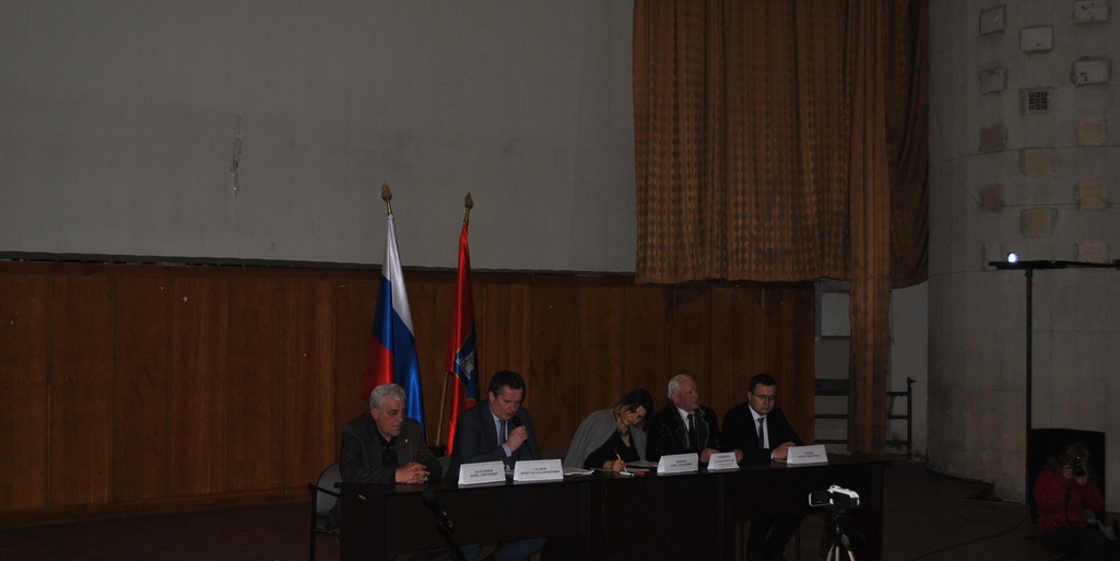 В Севастополе прошли общественные обсуждения проекта закона о выборах Губернатора