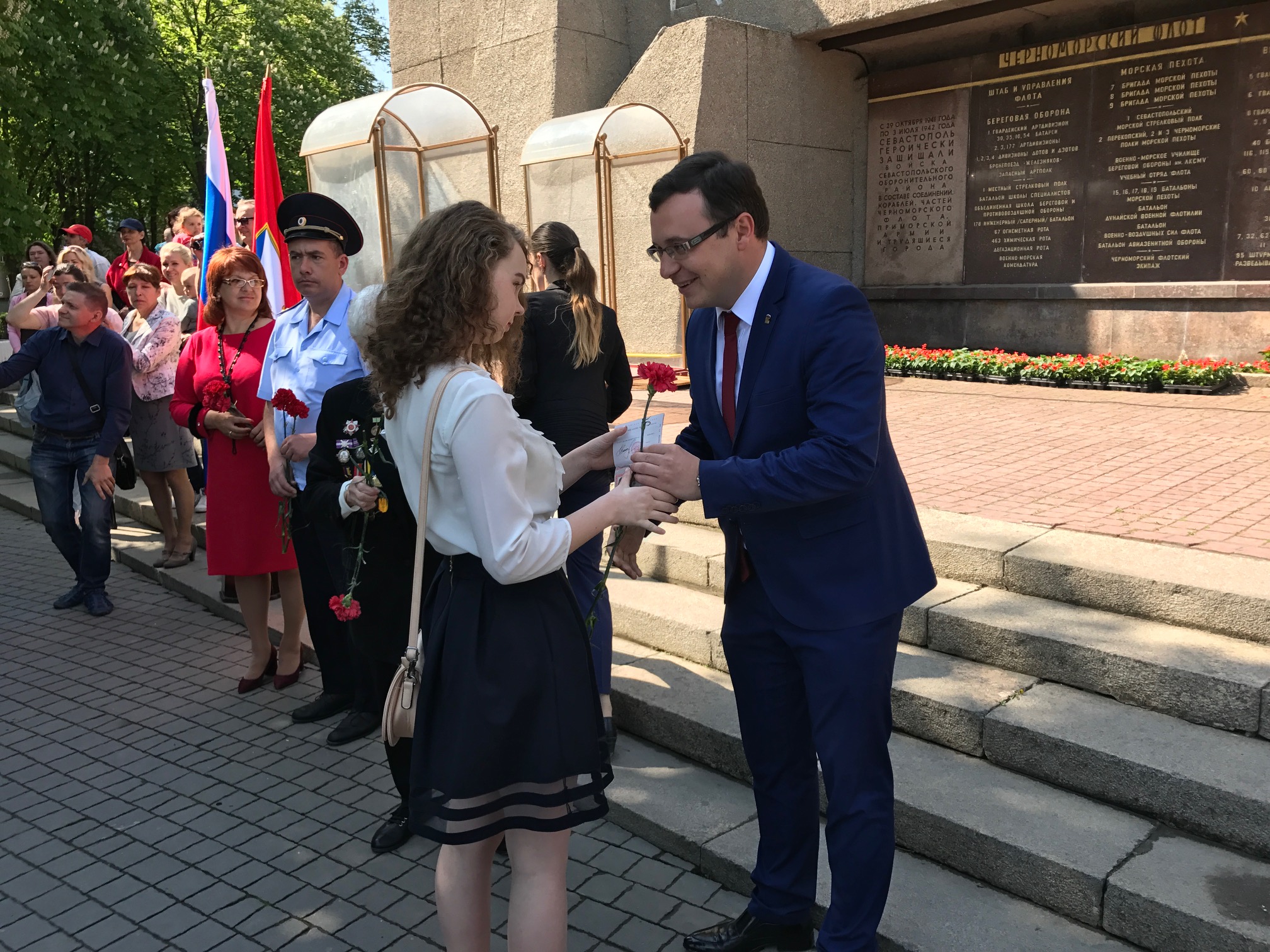 В торжественной обстановке 27 юным жителям Ленинского района города Севастополя вручены паспорта граждан Российской Федерации.