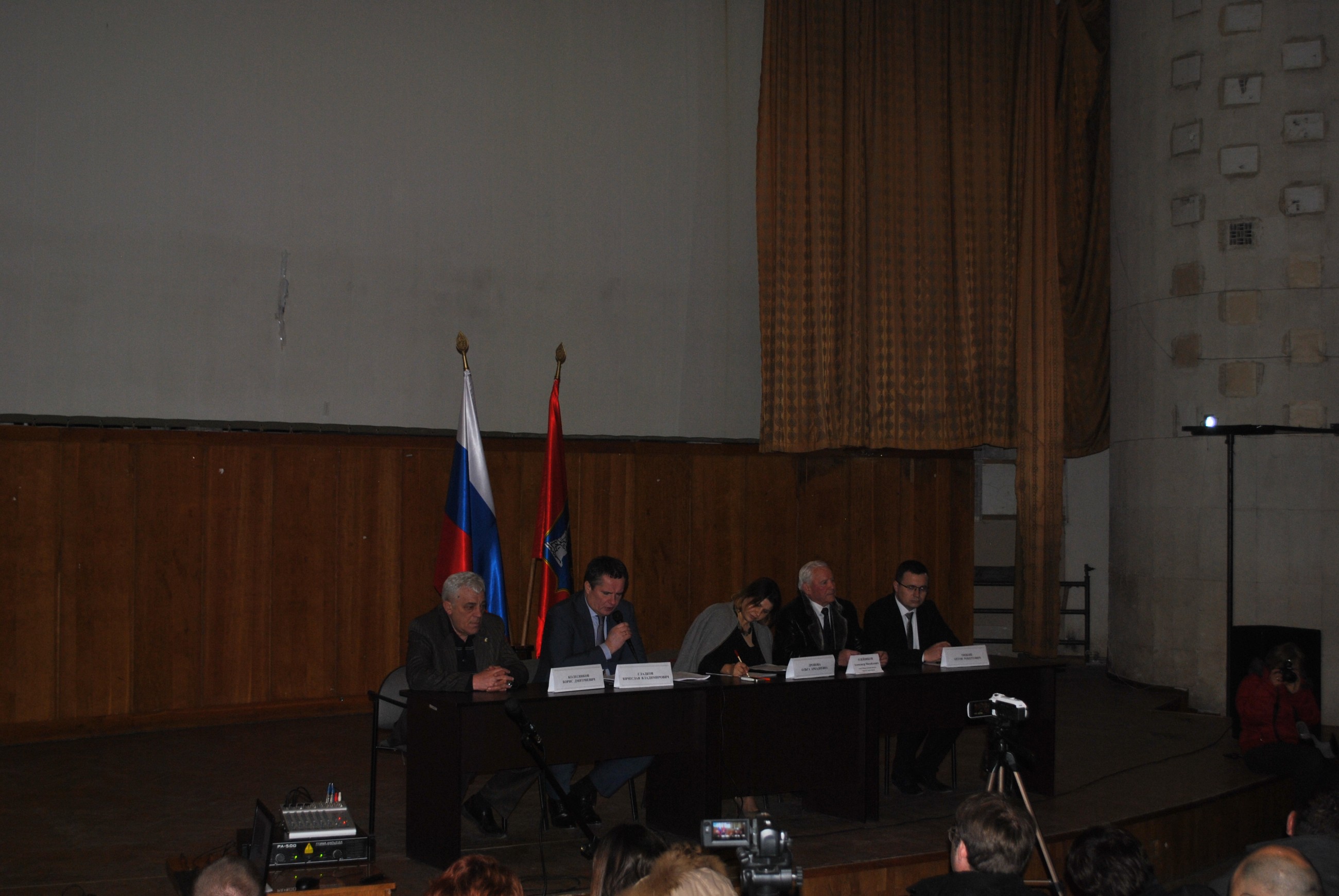 В Севастополе прошли общественные обсуждения проекта закона о выборах Губернатора